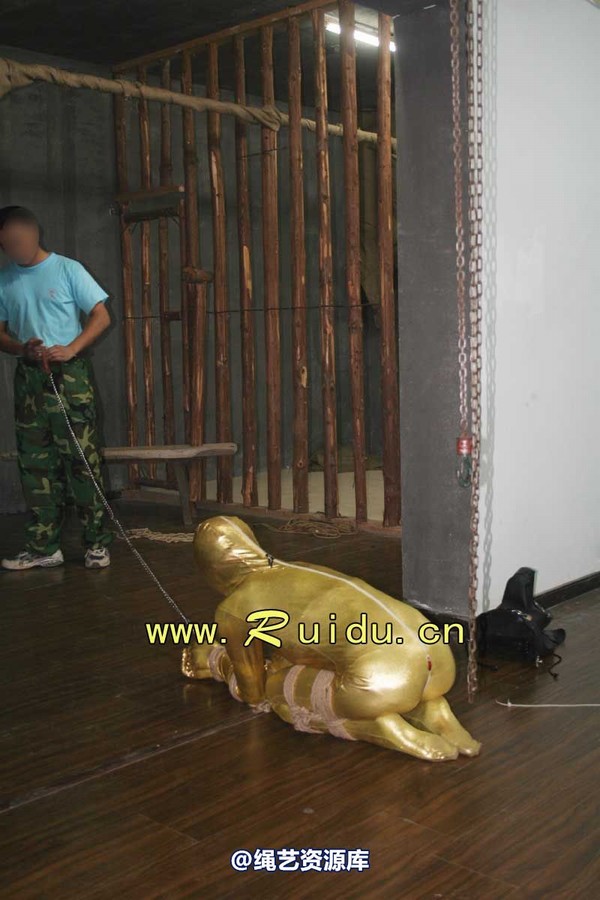 锐度主张 - 20070928第35期 影片胶衣紧缚悬吊图片 第 167 张图片