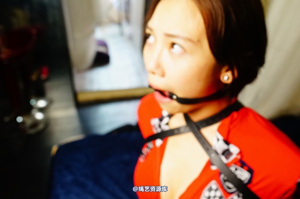 dk13美束馆 - 9.16-小仙儿赛车女郎-D120P 第 19 张图片