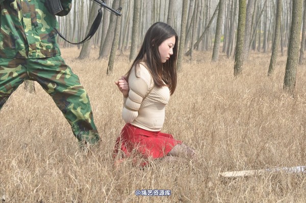 mj影视 - 车模梅晓雯 第 300 张图片