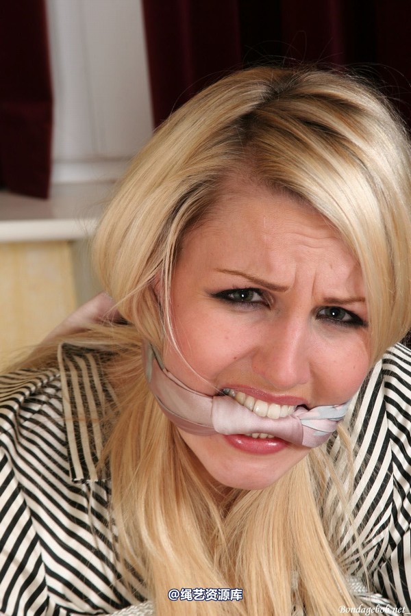 bondagebob - Dannii Harwood Nosey Reporter 第 35 张图片