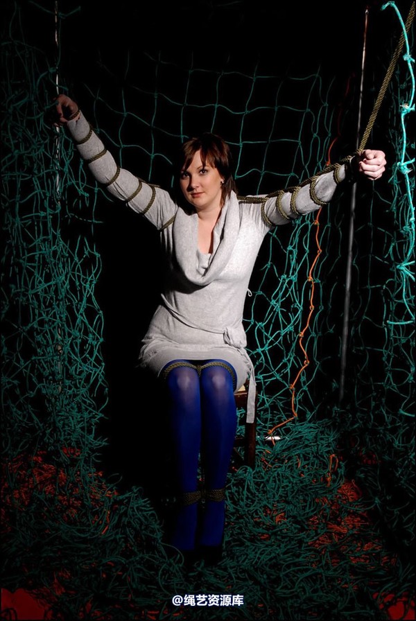 simplytied - Netted in blue tights 第 5 张图片