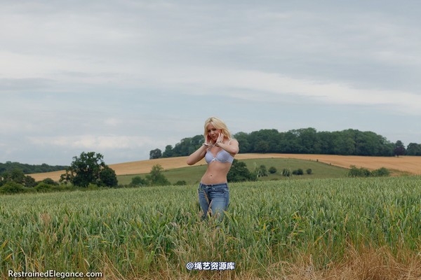 restrainedelegance - Paige in the Cornfield 第 51 张图片