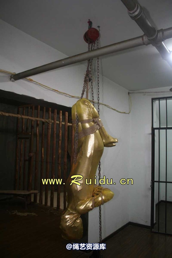 锐度主张 - 20070921第34期 影片胶衣紧缚悬吊图片 第 132 张图片