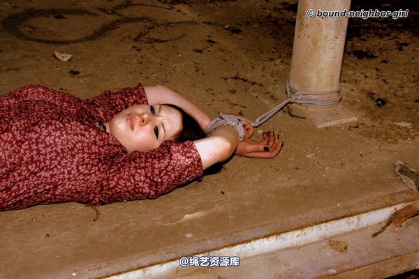 bound-neighbor-girl - Jasmin - bondage in the ruins 3 第 27 张图片