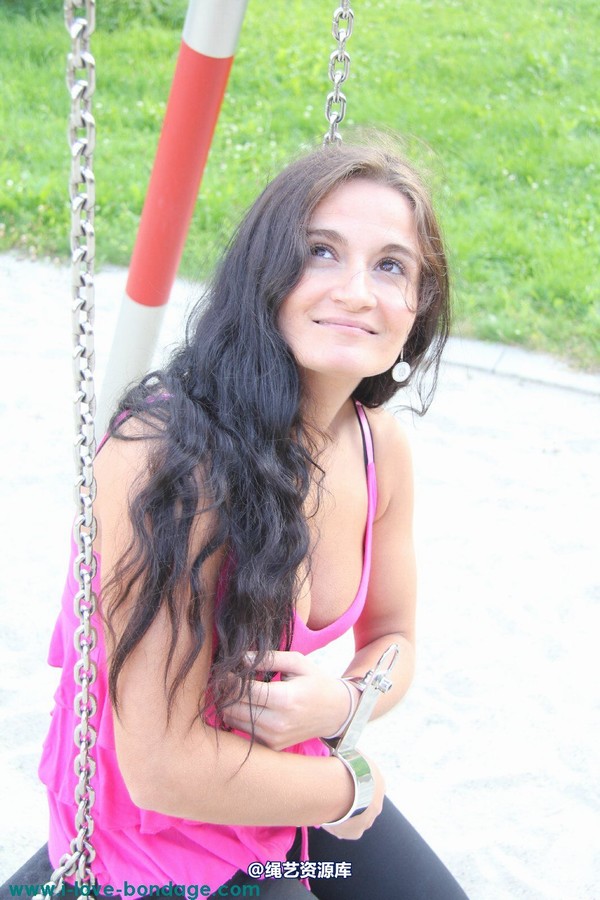 girlsinsteel - Cuffed at the playground(1) 第 69 张图片