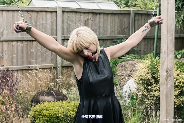 limitedaudience - 2014 kimmy louise powerless in chains 第 10 张图片
