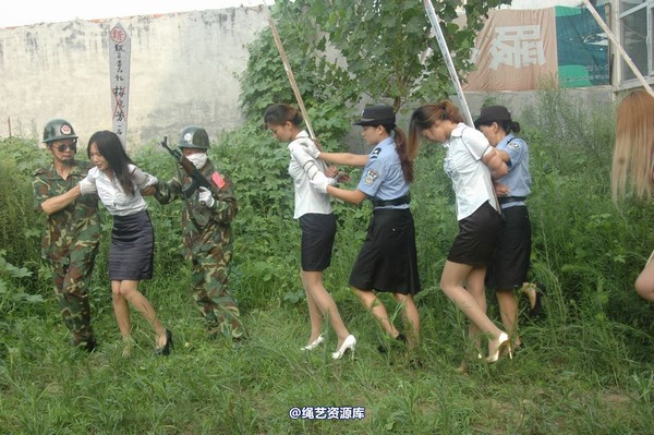 mj影视 - 血的代价执行刑场 失禁战栗2013-08-26 第 173 张图片