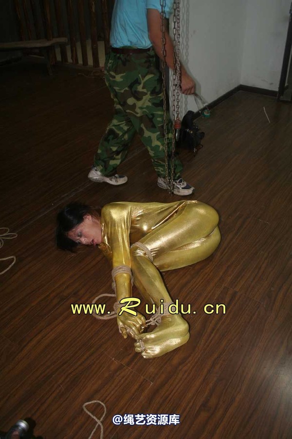 锐度主张 - 20070928第35期 影片胶衣紧缚悬吊图片 第 138 张图片