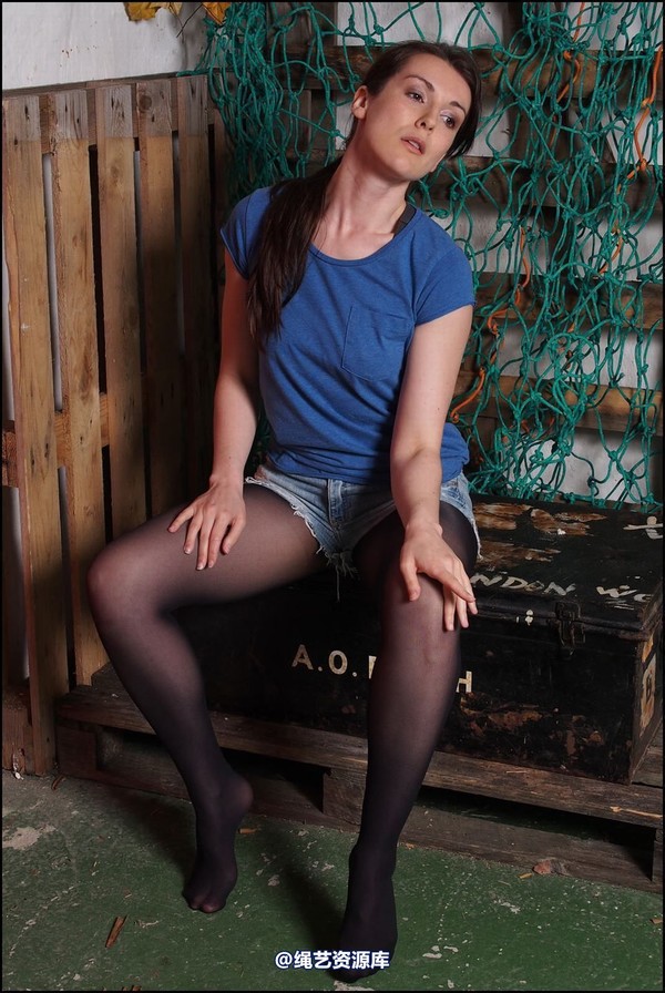 simplytied - Cassie in denim 第 3 张图片