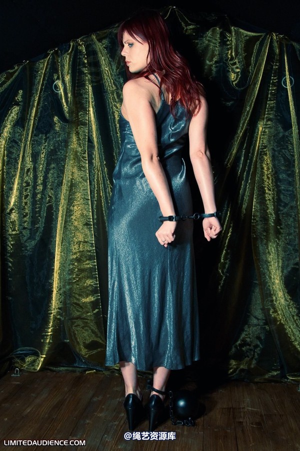 limitedaudience - 2010 scarlett in ball and chains 第 26 张图片