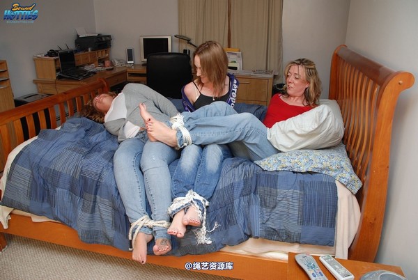 boundhotties - LAINA, MARCEL & OLIVIA 第 11 张图片