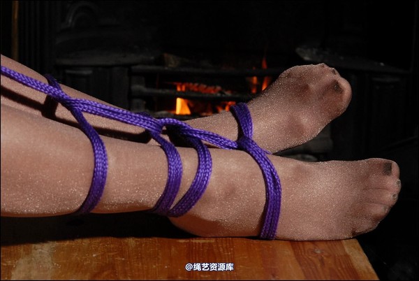 simplytied - Carla with very blue hair 第 26 张图片