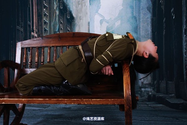 神艺缘 - 235-美式女制服 第 30 张图片