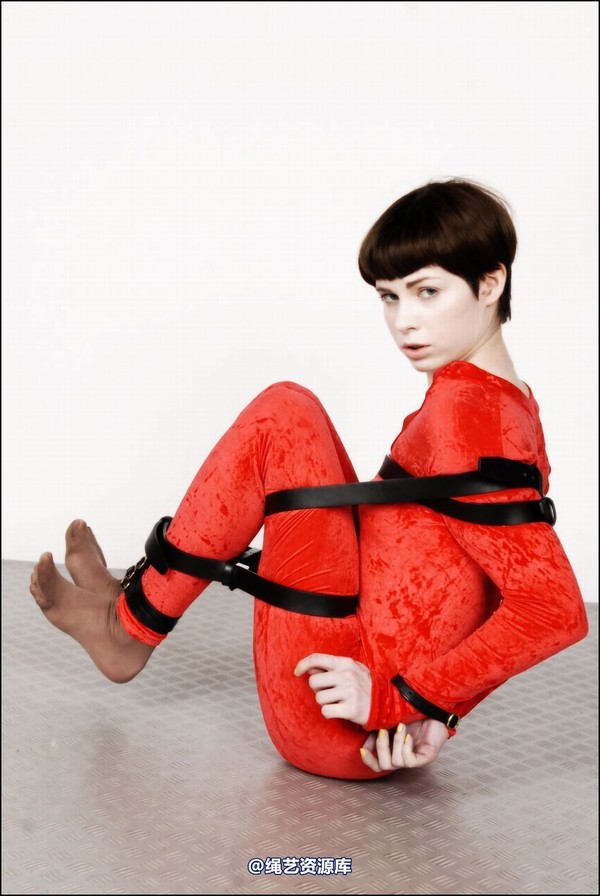simplytied - Fawnya Red catsuit 第 34 张图片
