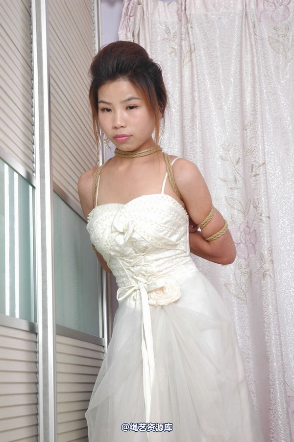 唯美之家 - 丽莎婚纱捆绑2010-7-8 第 107 张图片