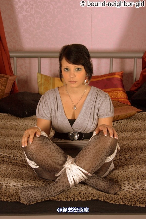 bound-neighbor-girl - Nadine learns ropes to know part 1 第 12 张图片