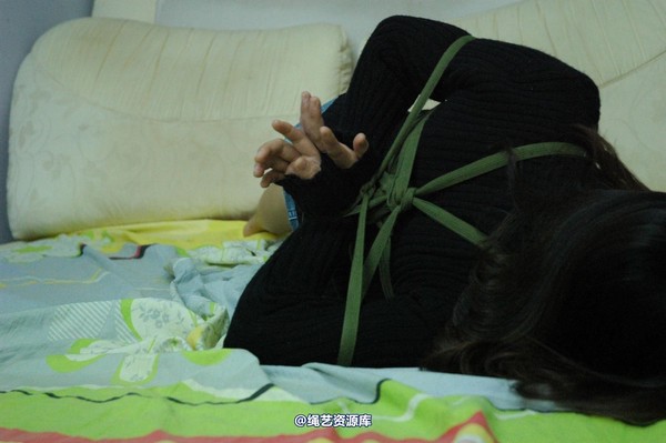 唯美之家 - 晓欣黑毛衣 第 13 张图片