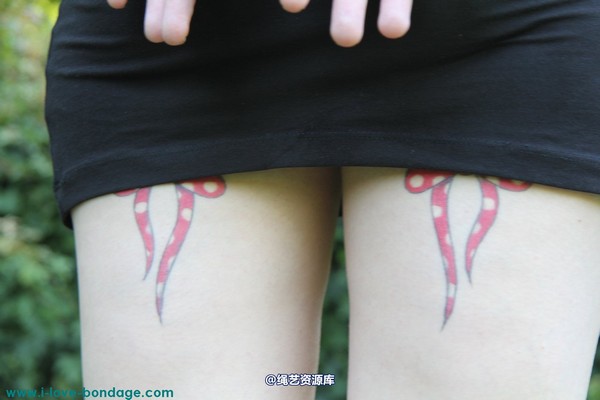 girlsinsteel - Hinged handcuffs 第 48 张图片