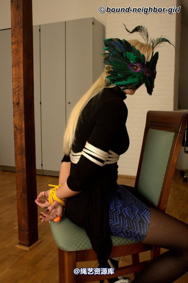 bound-neighbor-girl - Mystery Guest - Office Games 第 18 张图片