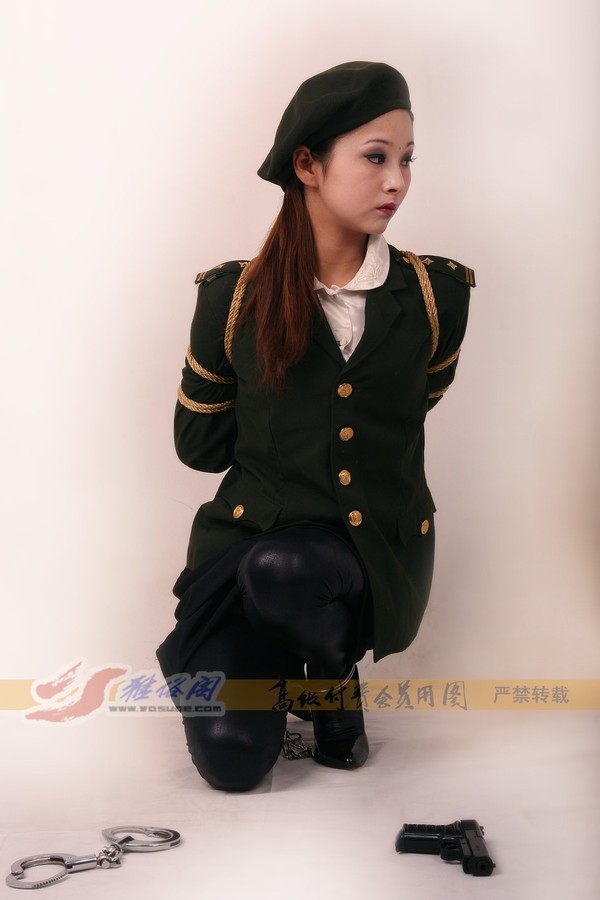 雅俗阁 - 20060422雅思警服(2) 第 28 张图片