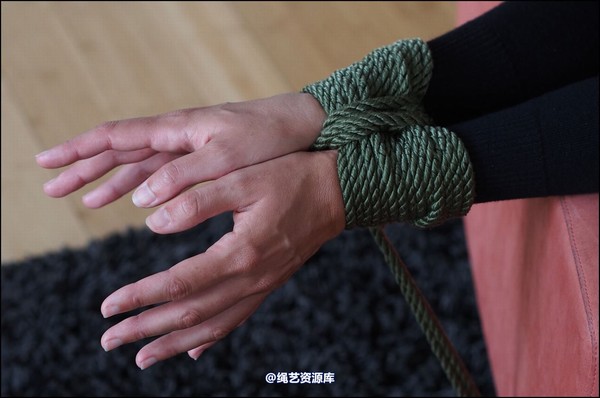 simplytied - Spotted tights in France 第 36 张图片