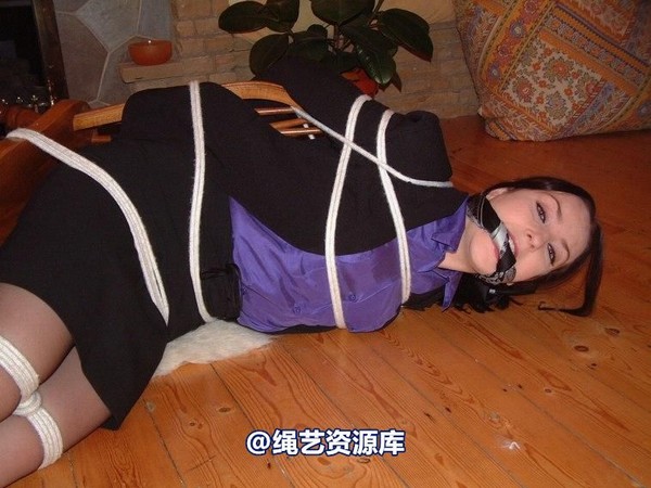 bondagebob - Jessica Chair tied tumble 2 第 7 张图片