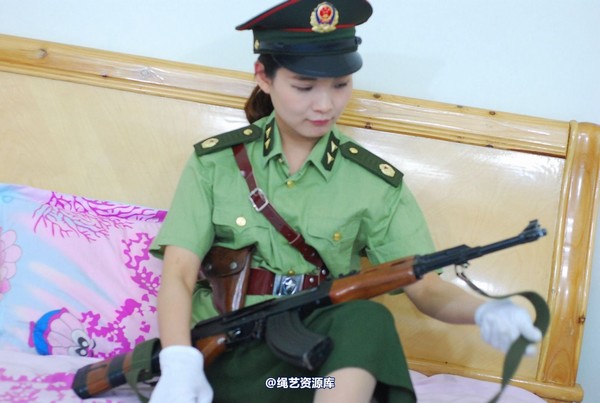 唯美之家 - 模特安蓝军装 第 126 张图片