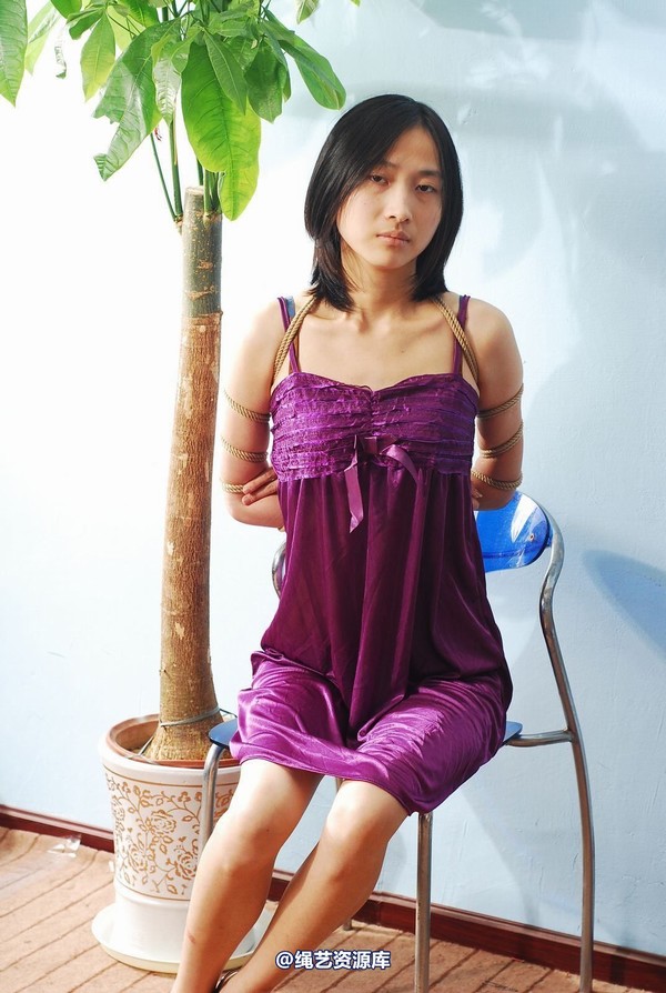 唯美之家 - 白雪试服装6 第 3 张图片