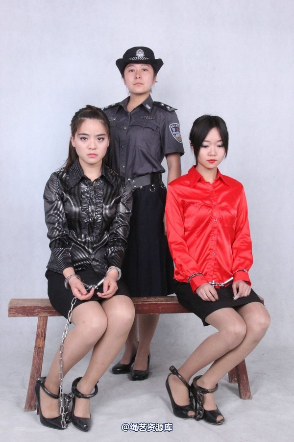 胜景山庄 - 246-女犯姐妹 第 10 张图片