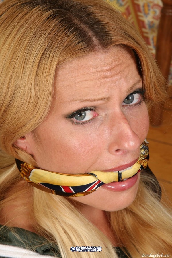 bondagebob - Goldie Totally hogtied 第 37 张图片