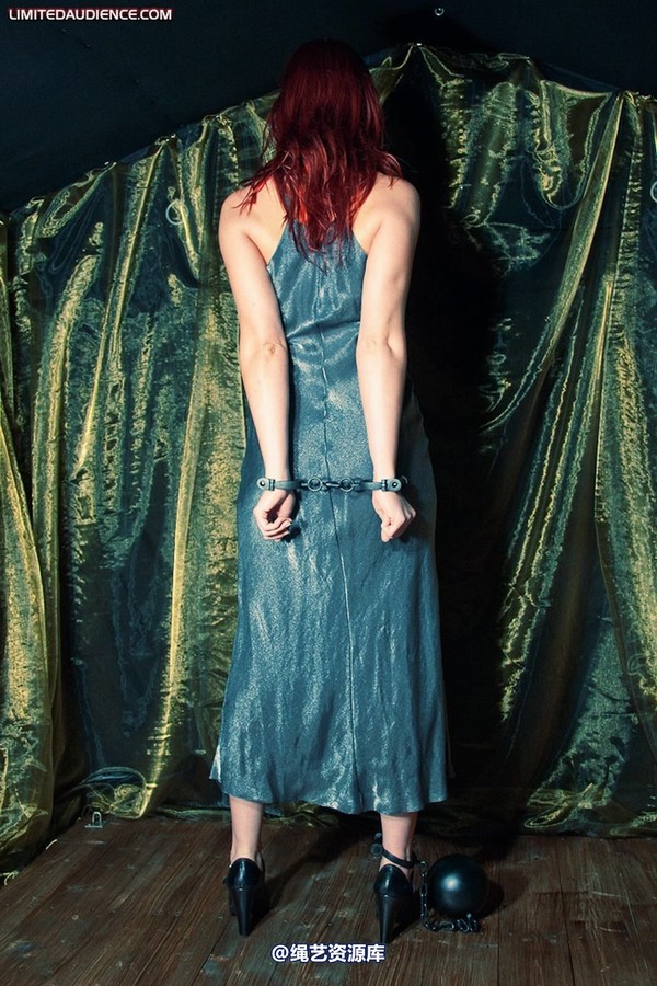 limitedaudience - 2010 scarlett in ball and chains 2 第 21 张图片