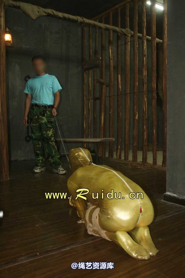 锐度主张 - 20070928第35期 影片胶衣紧缚悬吊图片 第 205 张图片