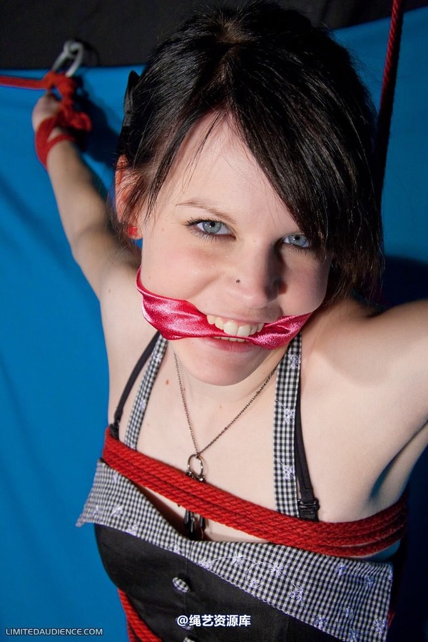 limitedaudience - 2011 luisa tied to the wall 2 第 39 张图片