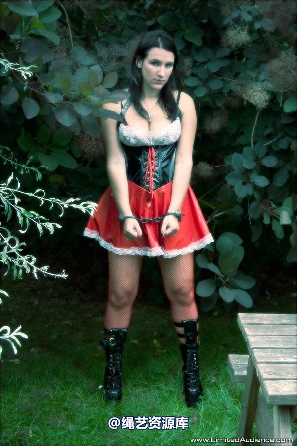 limitedaudience - 2007 ivy leaf pvc wench 第 1 张图片