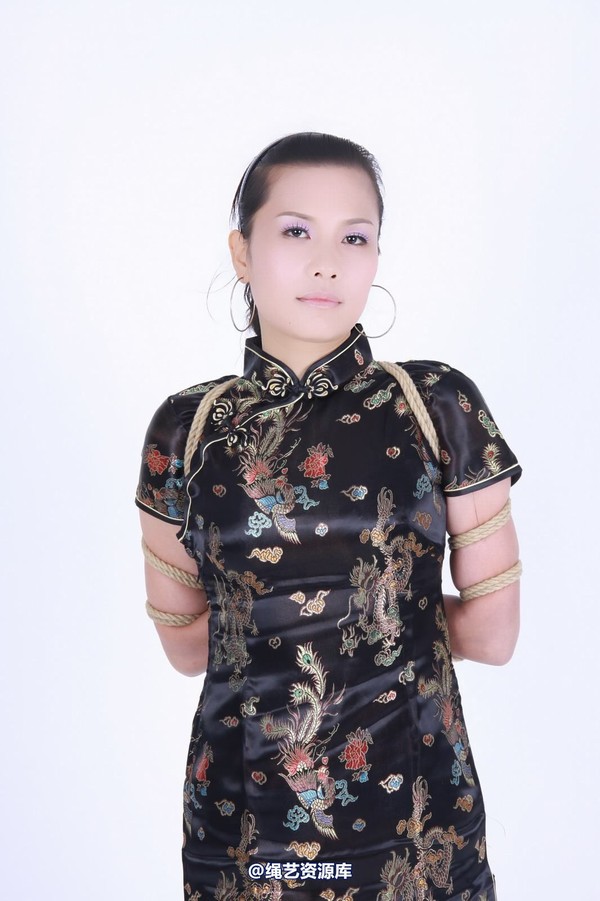 神艺缘 - 122-黑旗袍扮贵妇被绑 第 21 张图片