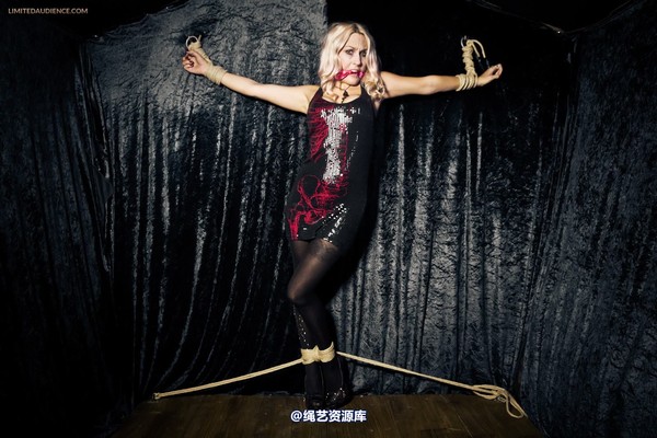 limitedaudience - 2013 elyssia bondage showtime 第 4 张图片