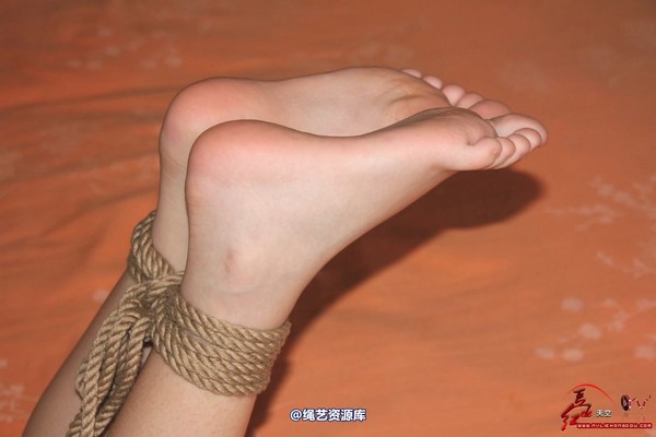 红豆的天空 - 一双漂亮的美足 第 2 张图片