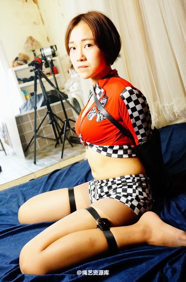 dk13美束馆 - 9.16-小仙儿赛车女郎-B120P 第 76 张图片