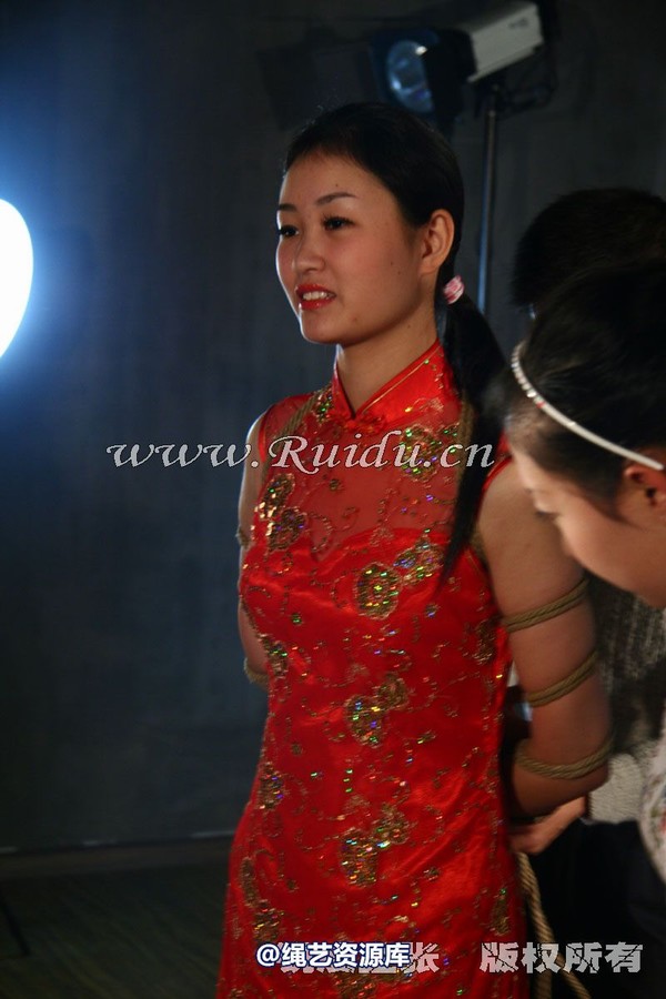 锐度主张 - 2009年第17期捆绑图（2009.4.7）模特：微微 莹儿 第 12 张图片