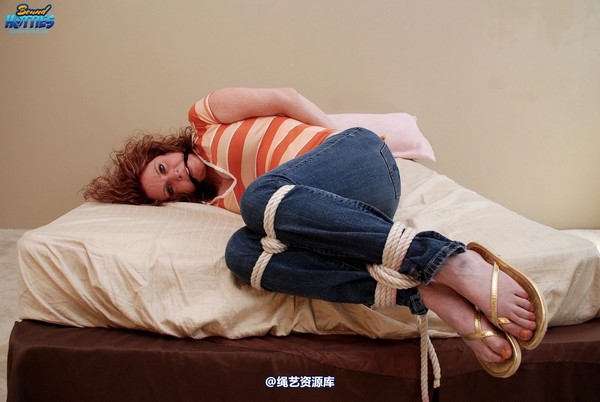 boundhotties - Lynn Summers 2 第 5 张图片
