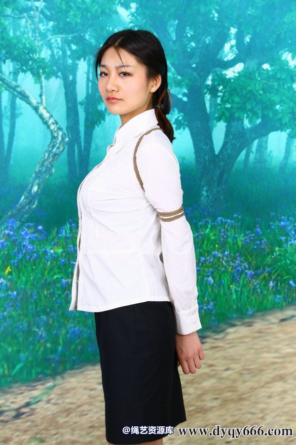 典雅倩影 - 509-押解女白领哓哓 第 17 张图片