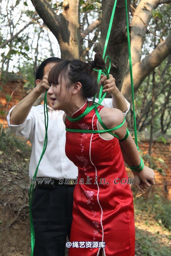 锐度主张 - 第六届锦绣江南-红旗袍欧式吊模特：嫒柔 第 42 张图片
