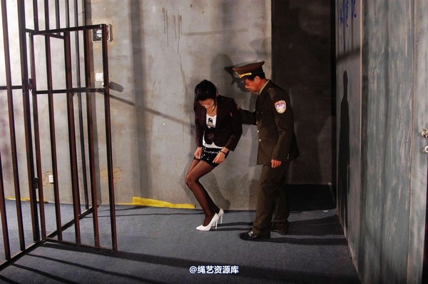 mj影视 - 倾心罪恶红唇1 第 360 张图片
