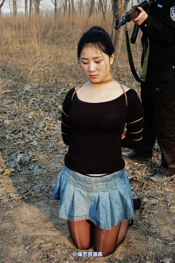 mj影视 - 2013-3-4陈沫踏青 黑丝美女最终的不归路 第 18 张图片