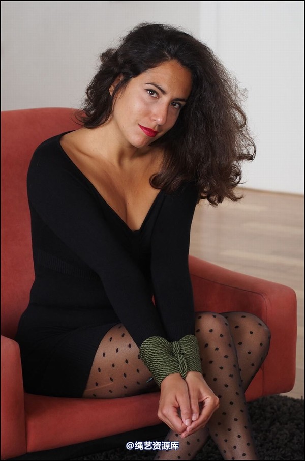 simplytied - Spotted tights in France 第 8 张图片