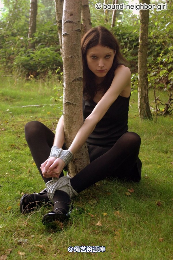 bound-neighbor-girl - Tanja - Tied up in the forest 1 第 31 张图片