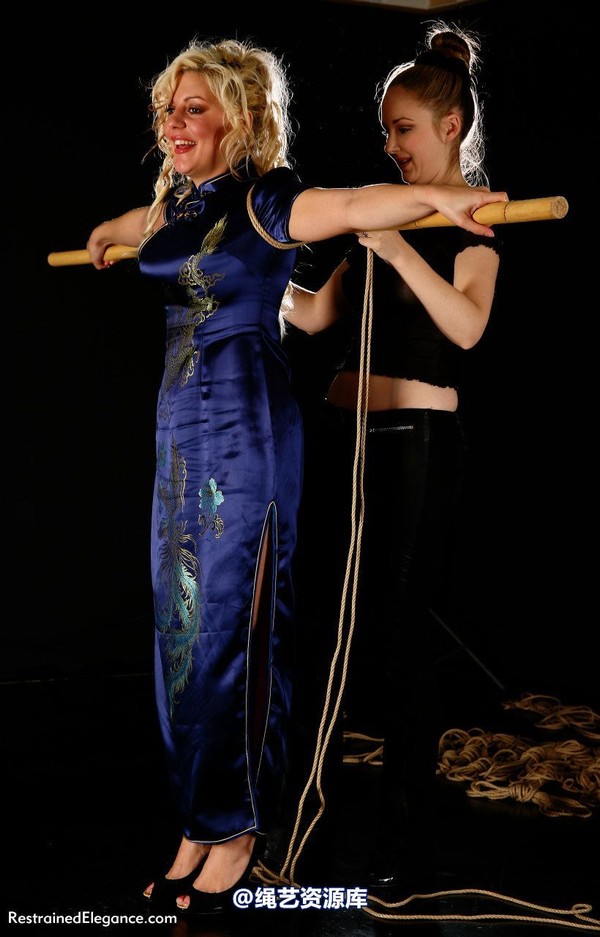 restrainedelegance - Hannah's First Suspension 第 11 张图片