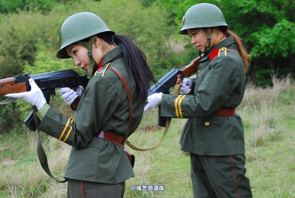 唯美之家 - 外拍军装三模特 第 289 张图片
