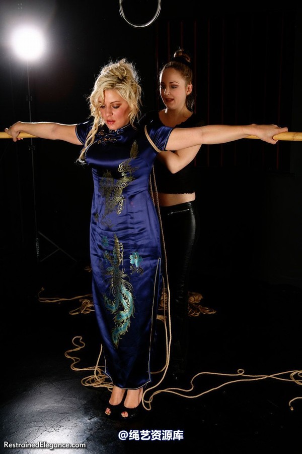 restrainedelegance - Hannah's First Suspension 第 13 张图片