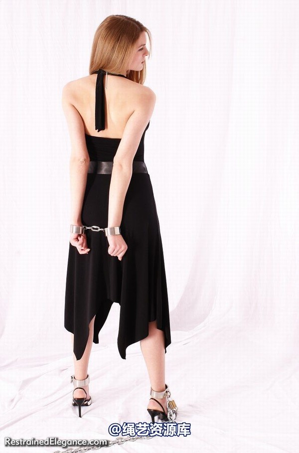 restrainedelegance - Little black dress, cold steel shackles (part one) 第 31 张图片